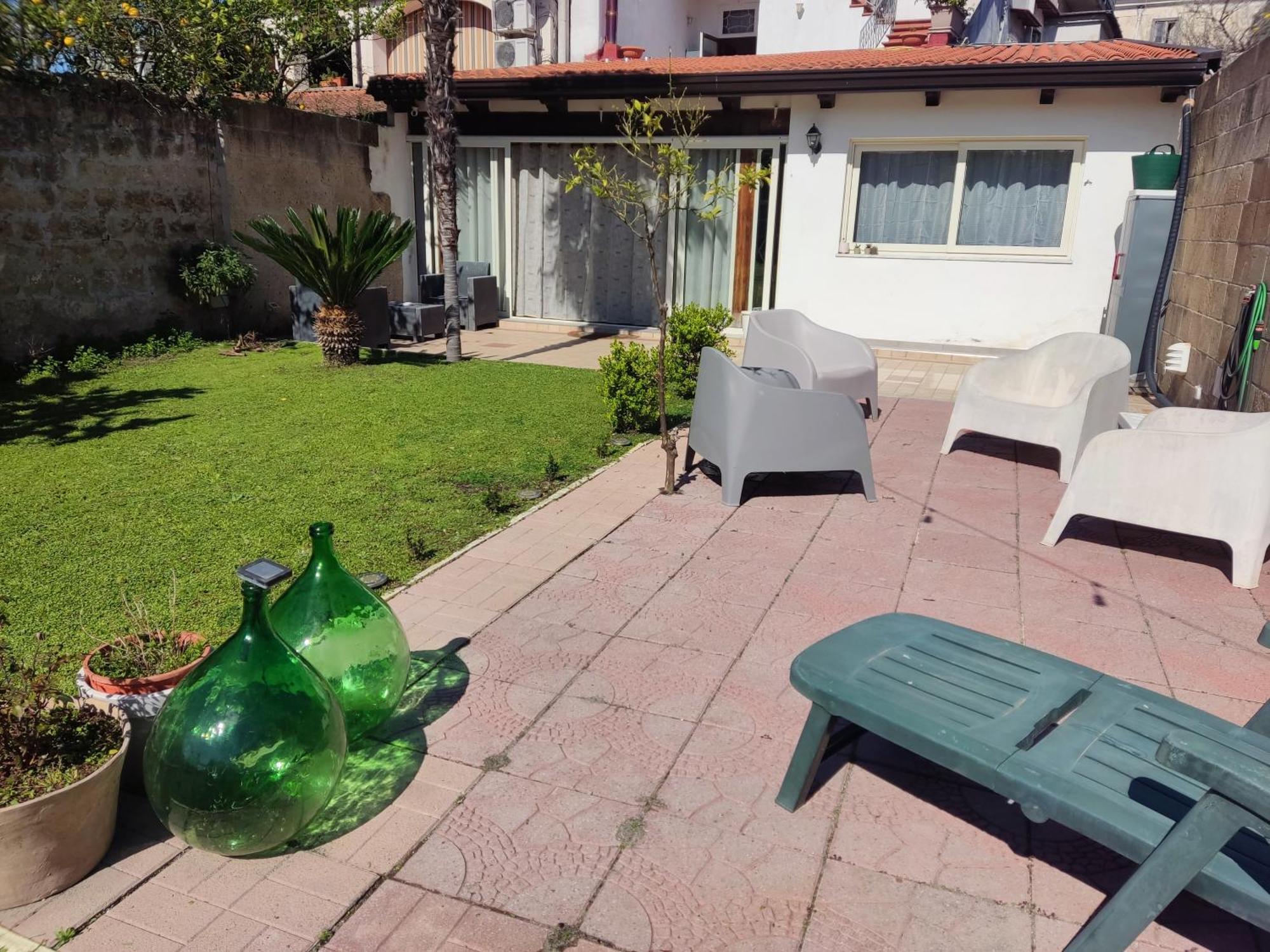 לינה וארוחת בוקר נולה Casa Castellano מראה חיצוני תמונה