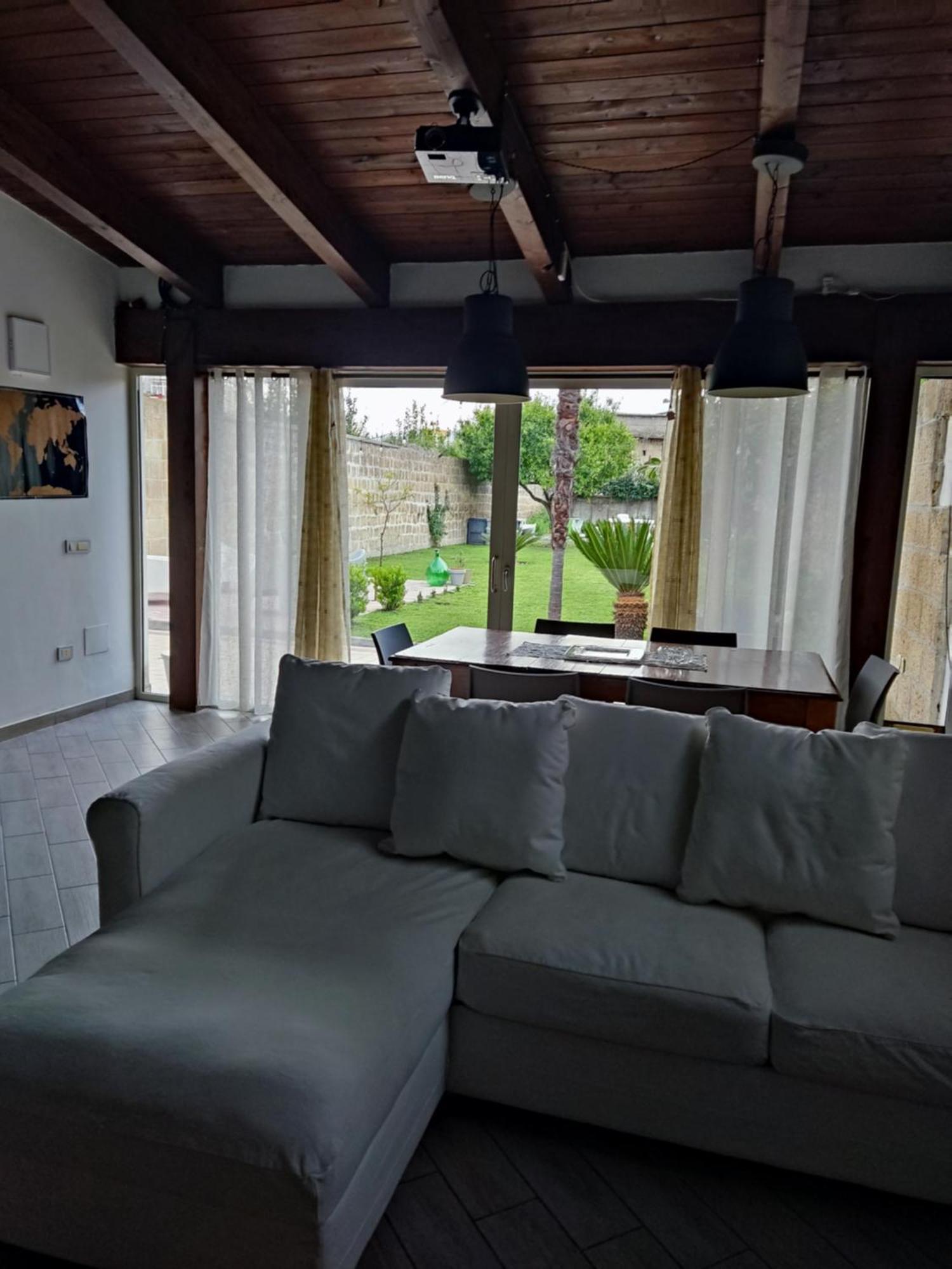 לינה וארוחת בוקר נולה Casa Castellano מראה חיצוני תמונה